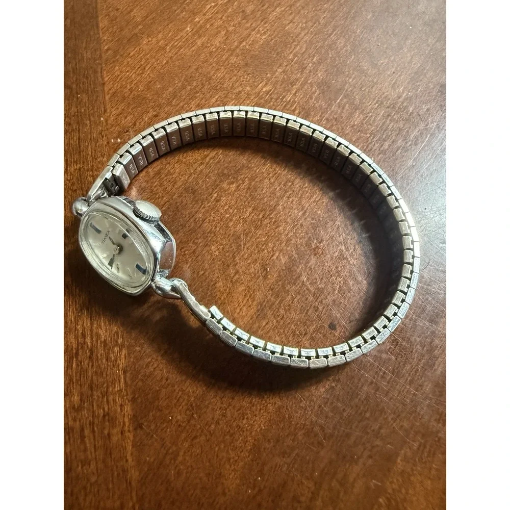 Vtg Timex Ladies Watch USA Stretch Band‎ Mod 60s Manual Wind